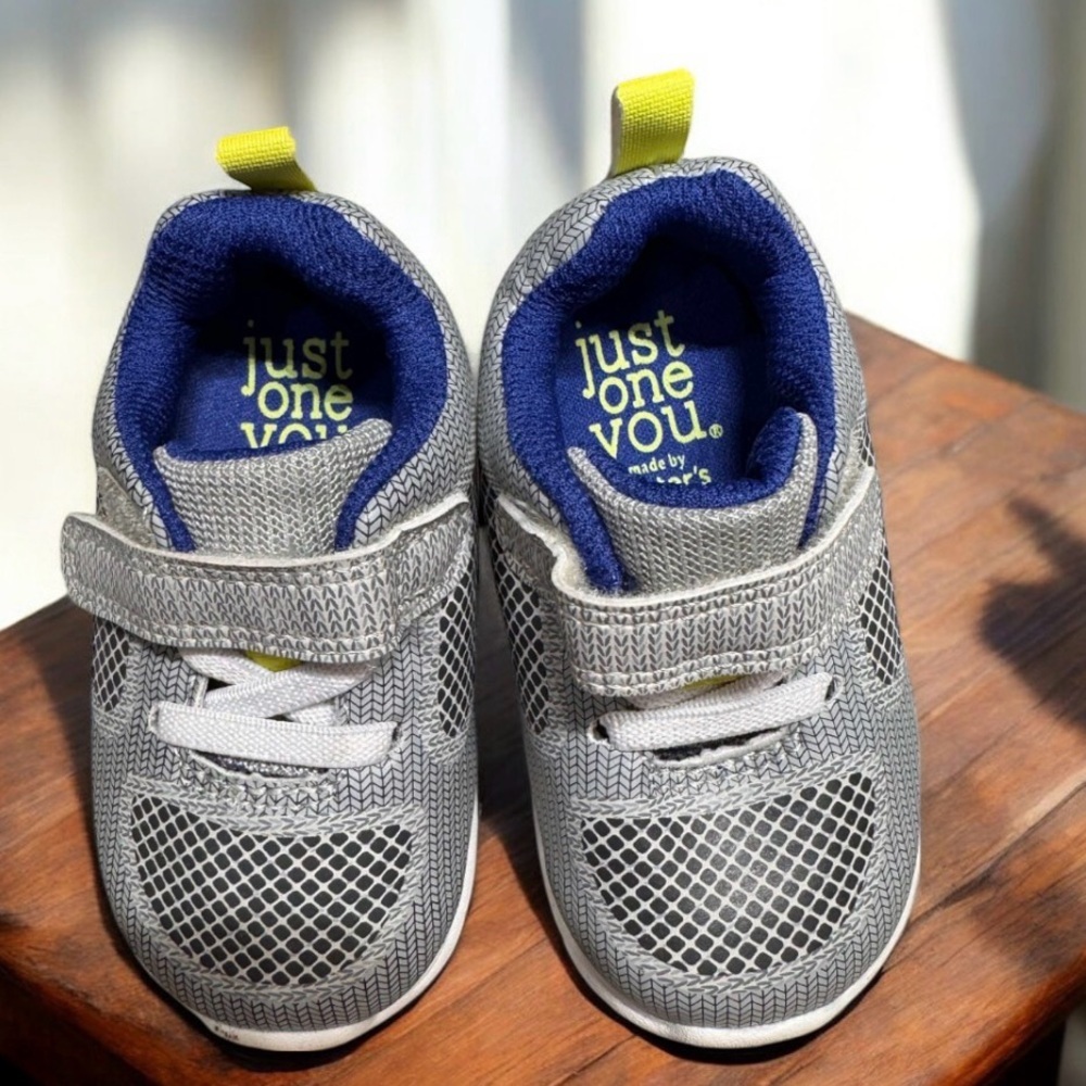 Carter's Gray Kids Shoes baby size 4
